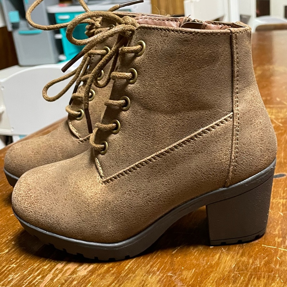 Brown heeled boots size nine